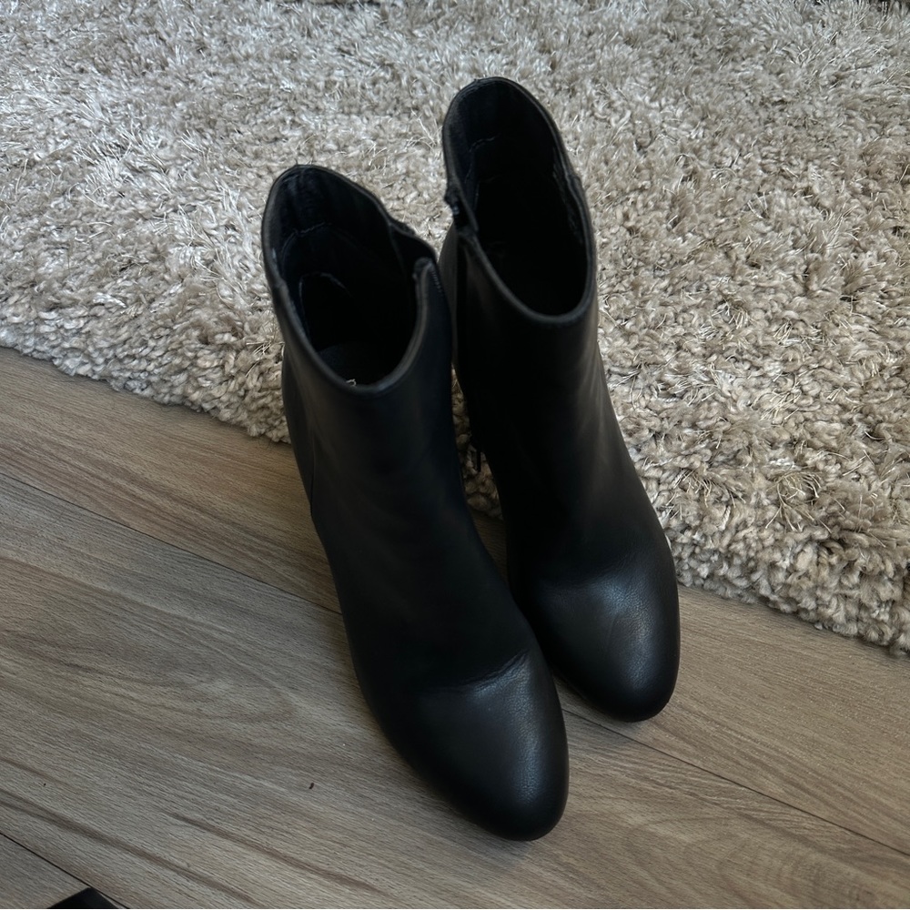 Madden Girl Black Leather Ankle Boots - Picture 2 of 4